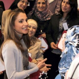 جلالة الملكة رانيا العبدالله تشارك الفائزين بجائزة الملكة رانيا العبدالله للتميز التربوي فرحتهم